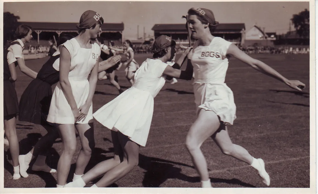 1958-relay-change-at-the-gabba-qgsssa-athletics