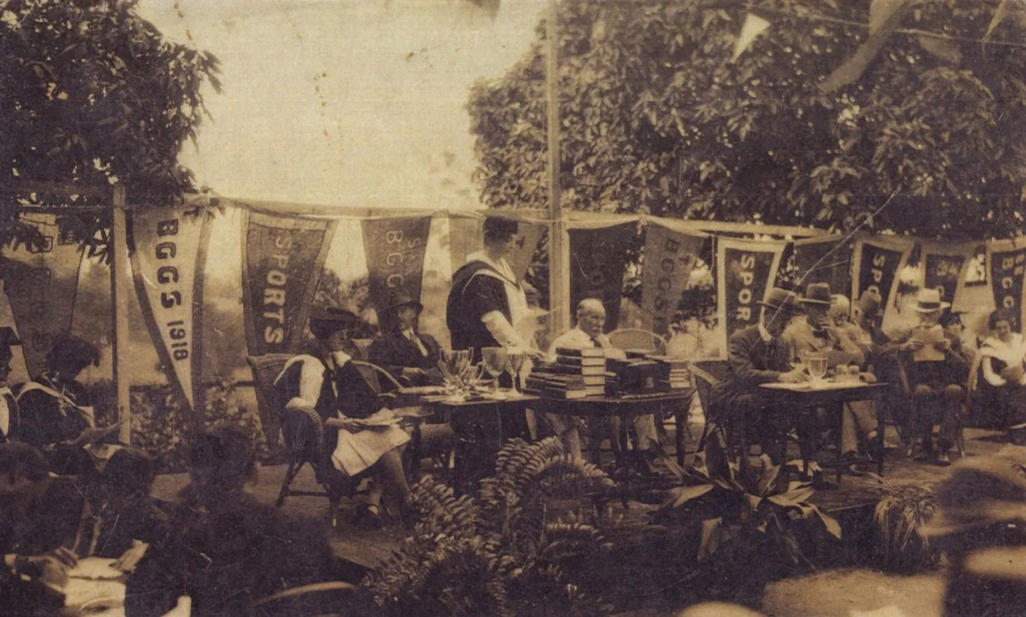 1927-speech-day-behind-the-main-building-and-decorated-with-sporting-pennants