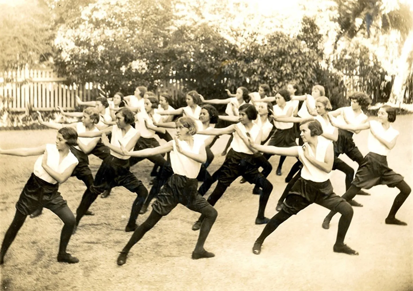 1934-drill-display-longer-stockings-shorter-bloomers-752