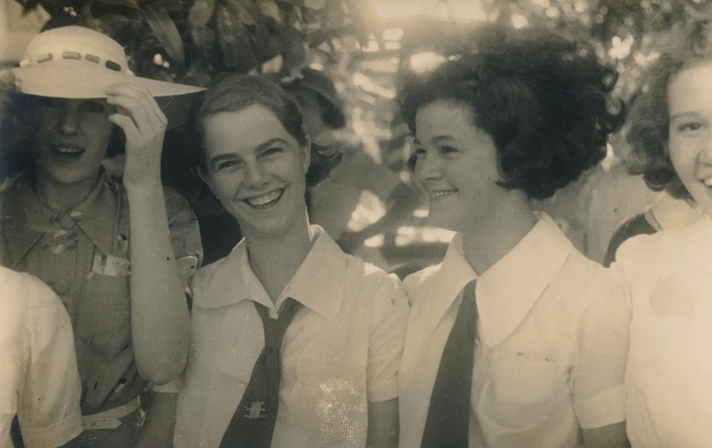 1938-ethel-bates-and-val-gardner-redcliffe-picnic-(2)