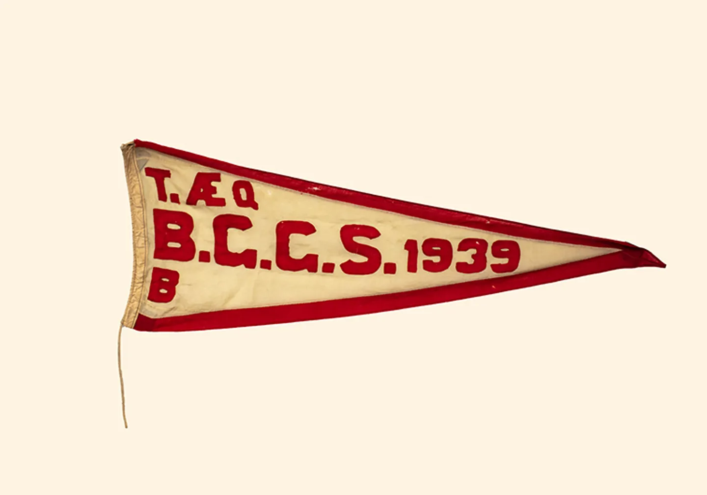 1939-qgsssa-pennant-for-equal-first-place-in-b-grade-tennis.-752x530