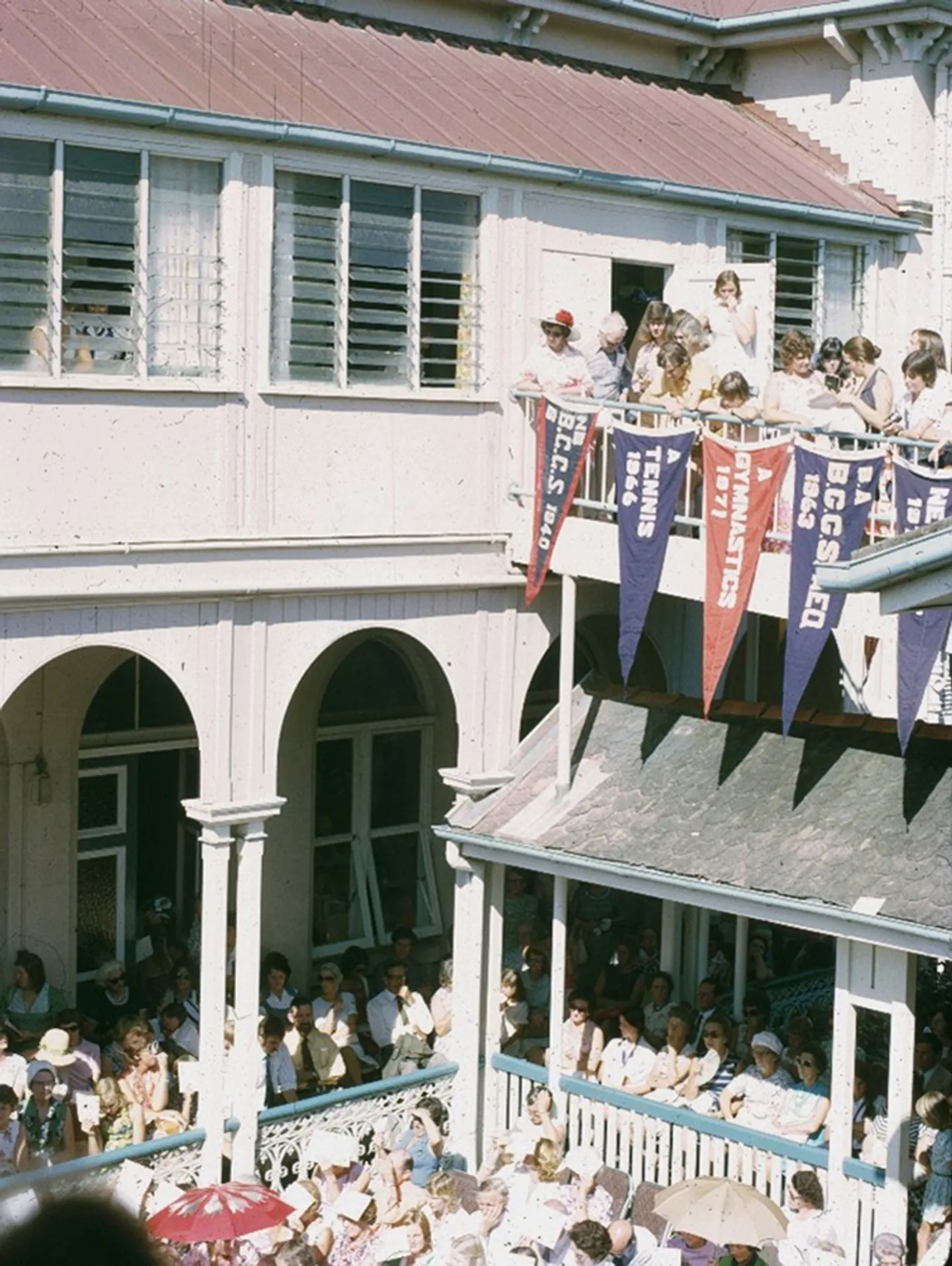 1975-school-day-and-opening-of-the-library.jpg-752