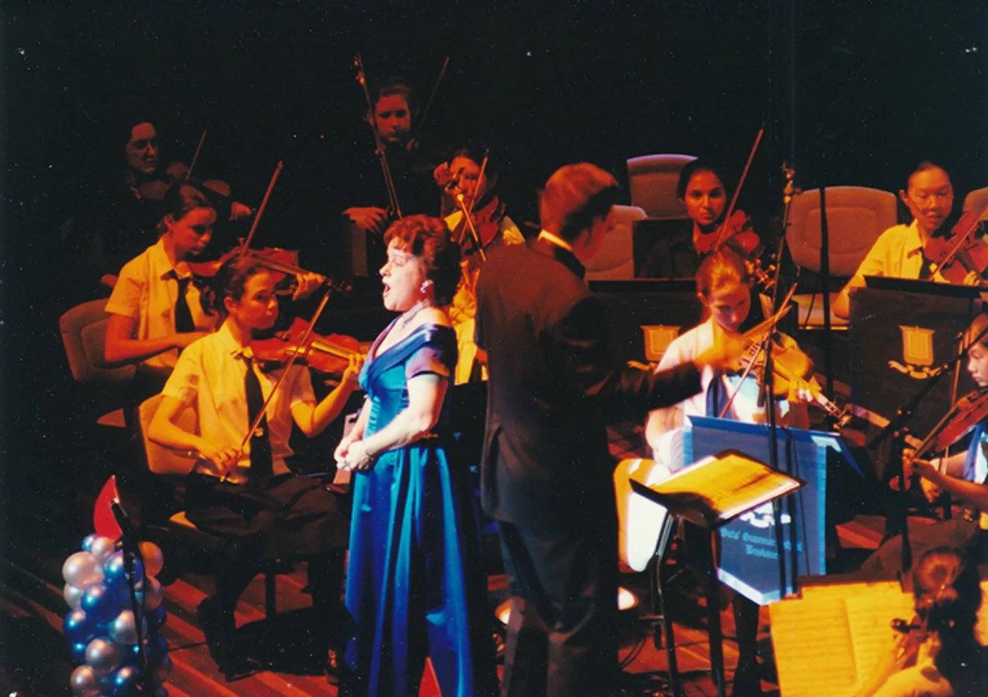 2000-gala-special-guest-opera-star-peta-blyth-(1971)
