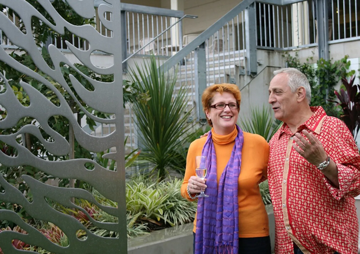 2010-chair-of-trustees-ms-elizabeth-jameson-with-sculptor-robert-clerc-752x530