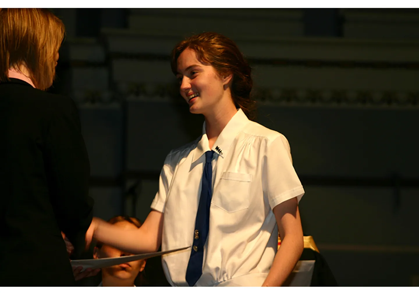 alix-vann-receives-the-ll-silver-medal.jpg-752x530