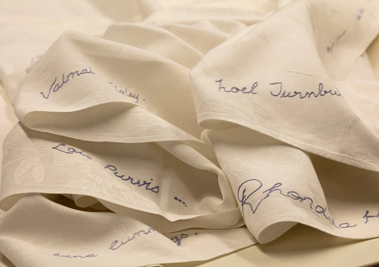detail-of-the-1992-speech-day-tablecloth.jpg-752x530