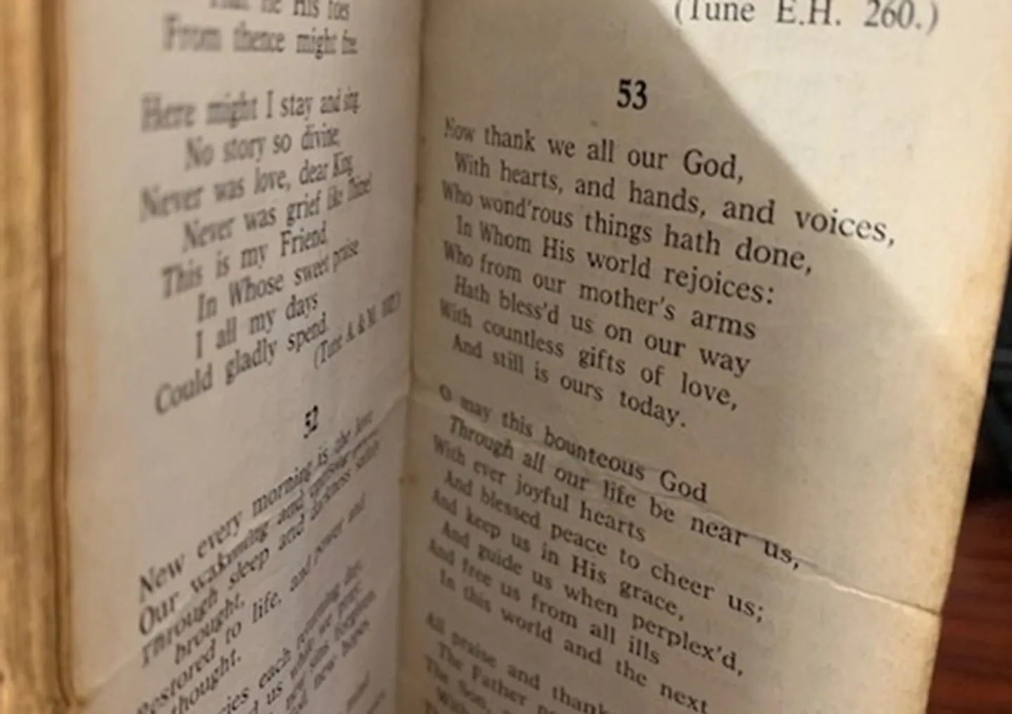 pauline-harvey's-1967-hymn-book-no53-'now-thank-we-all-our-god'-tile