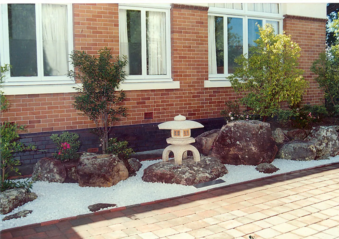 the-garden-on-completion-in-1988-752x530