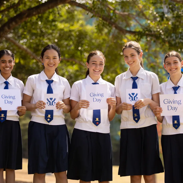 20251024_givingdaycards_mb-8313-e